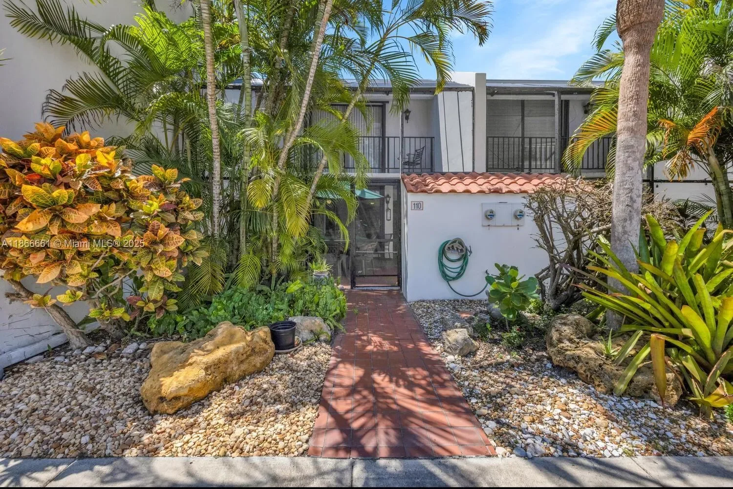 265 Grapetree Dr 110, Key Biscayne, Florida, United States. - Photo 27