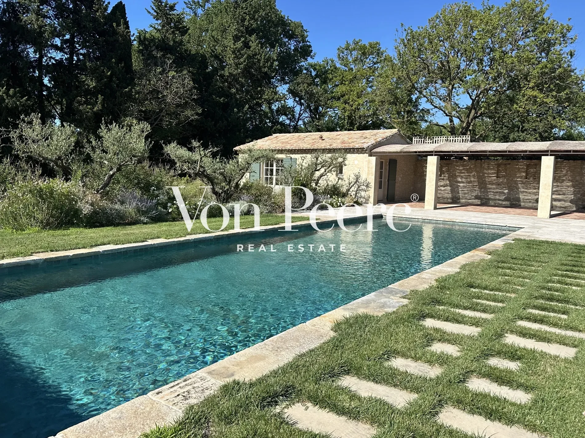 Eygalières, Provence-Alpes-Côte d'Azur, France. - Photo 23