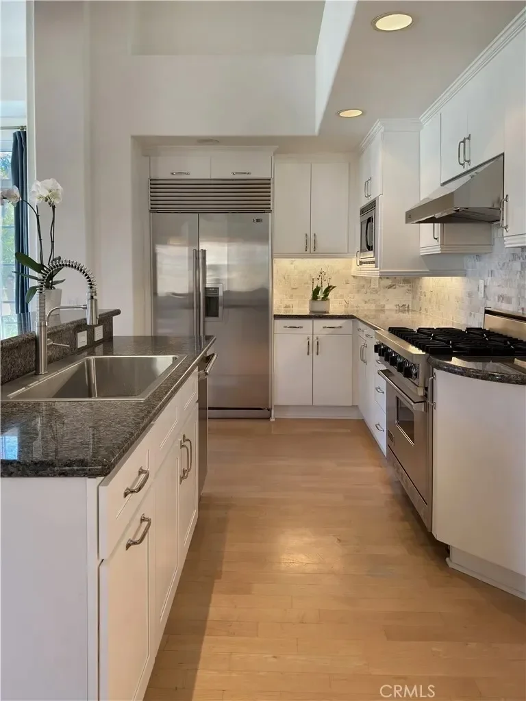2741 Bungalow Place, Newport Beach, California, United States. - Photo 15