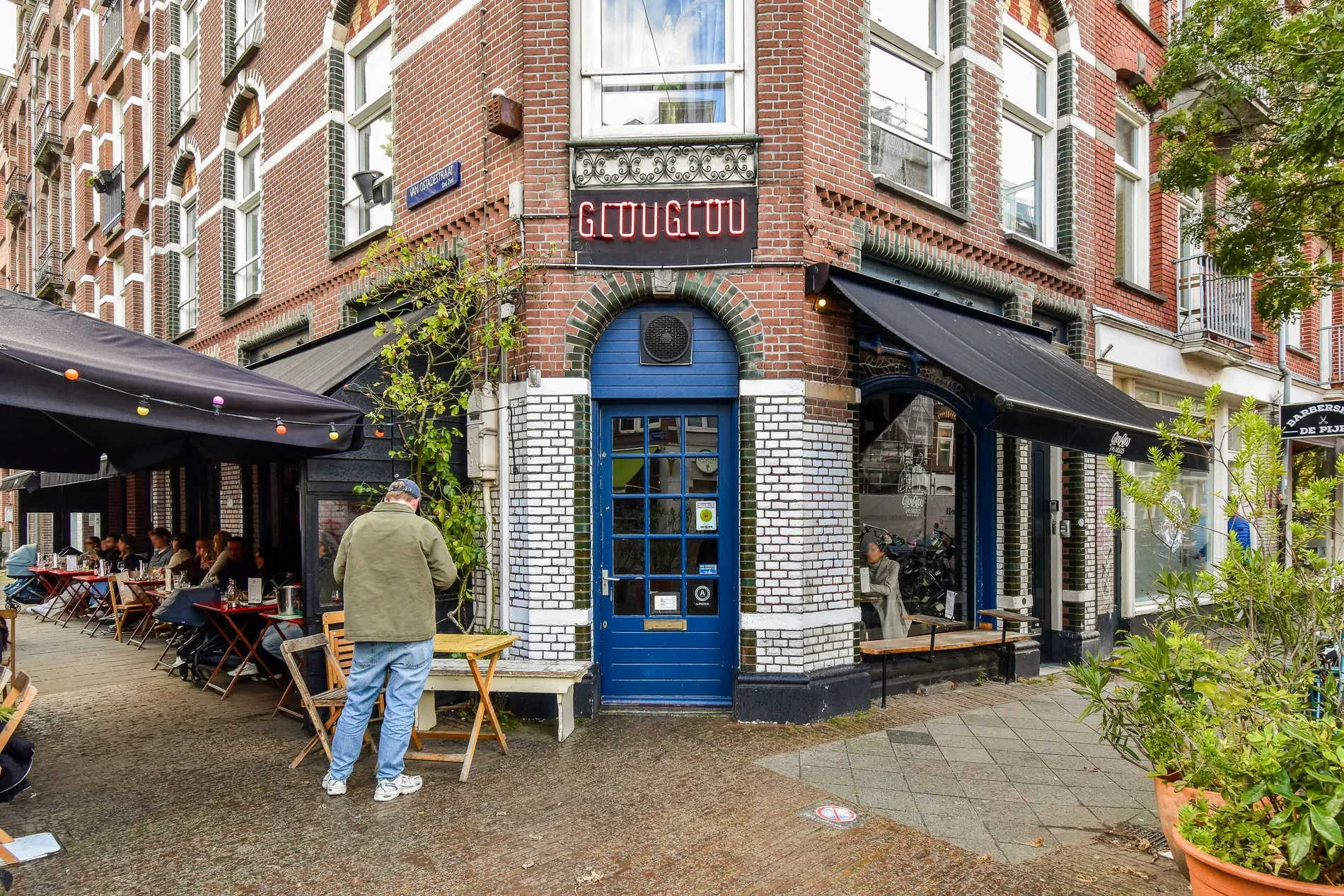 Exterior photo 8