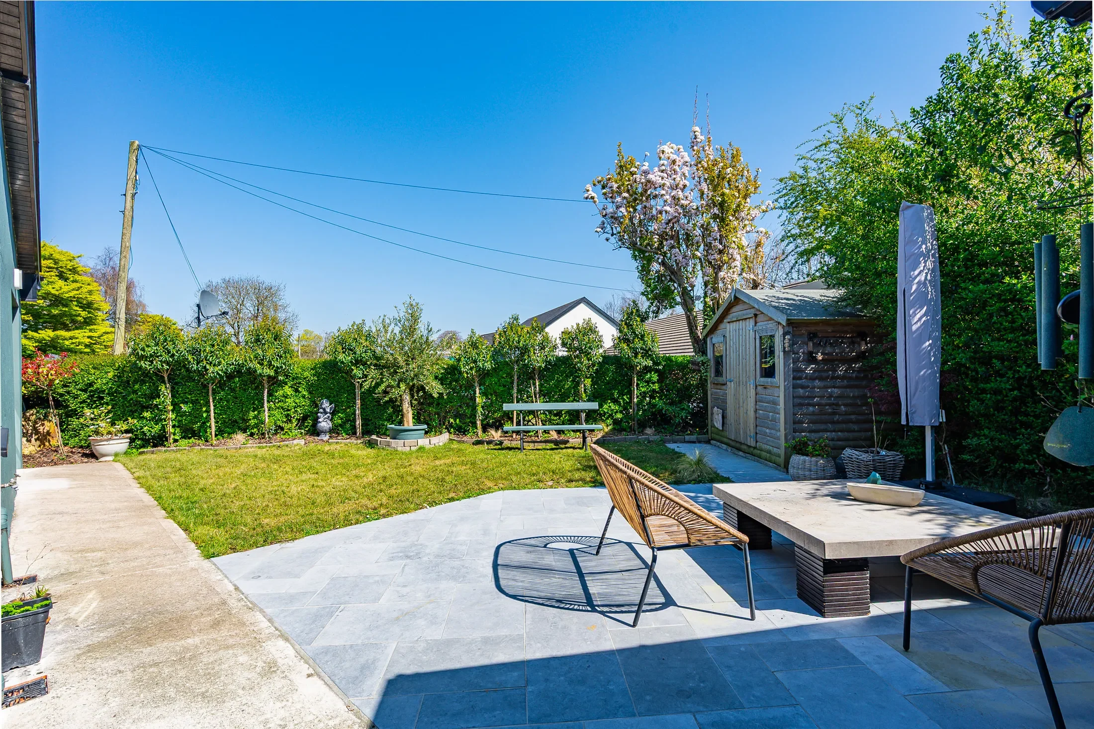 Exterior photo 3