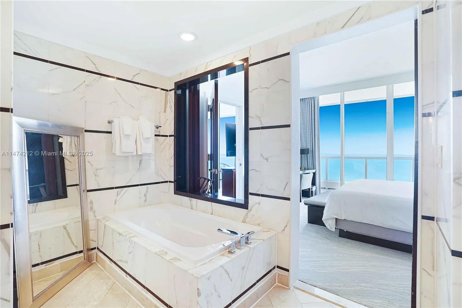 4391 Collins Ave 709, Miami Beach, Florida, United States. - Photo 20