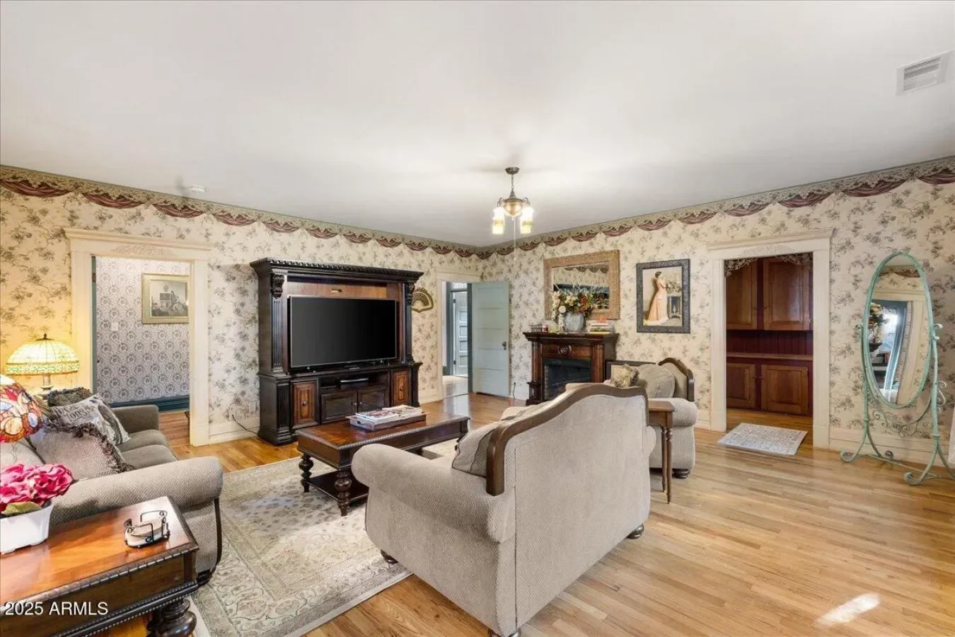 111 S Mount Vernon Avenue