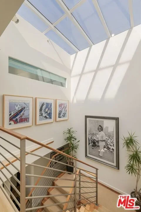 1573 Sunset Plaza Drive, Los Angeles, California, United States. - Photo 38
