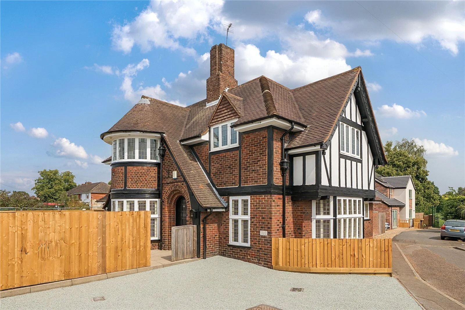 Exterior photo 2