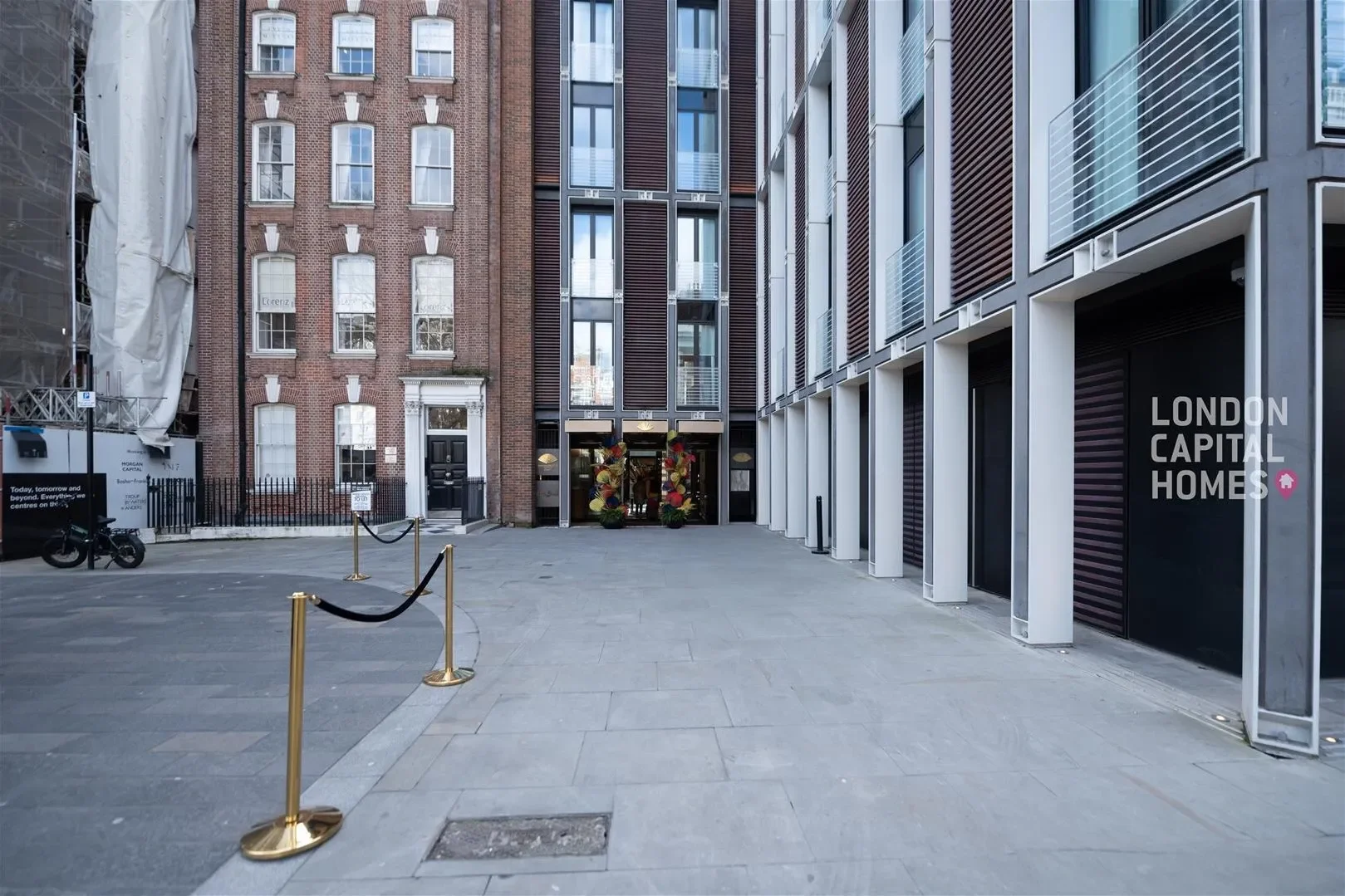 Exterior photo 1