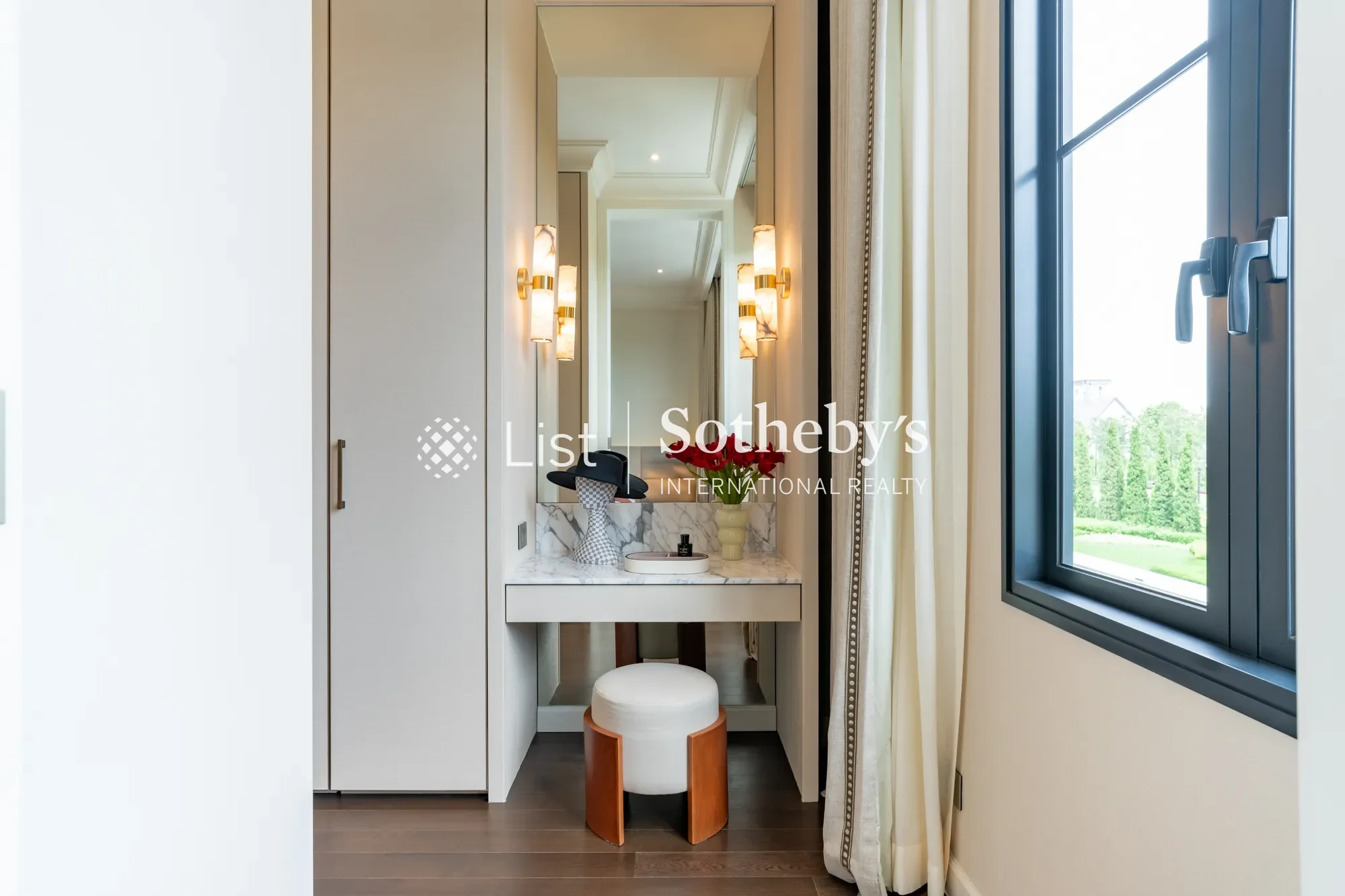 Gallery photo 8