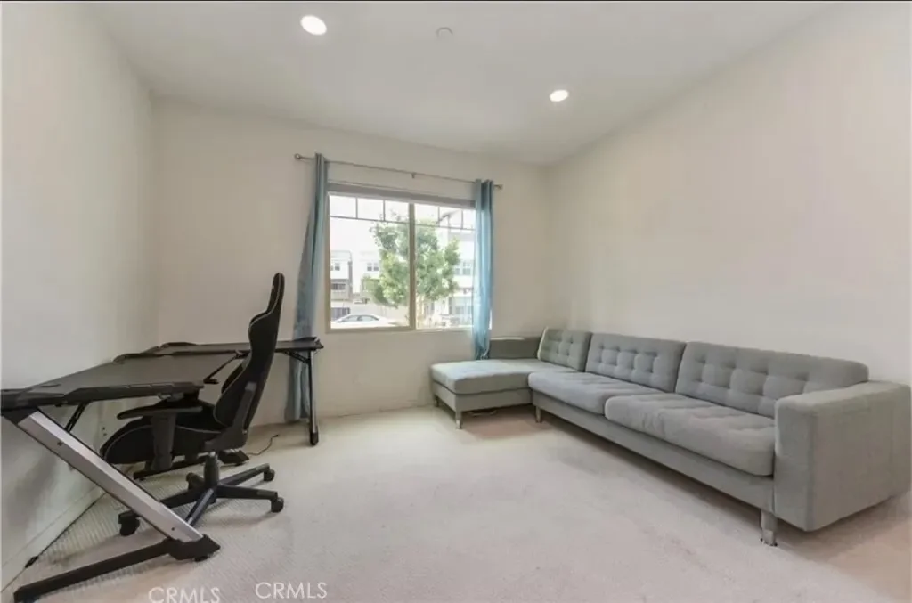175 Frame, Irvine, California, United States. - Photo 10