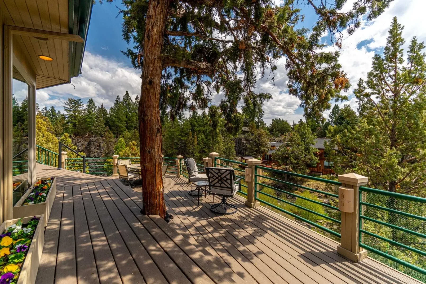 683 NW Silver Buckle Road , Bend, OR 97703, Bend, Oregon, United States. - Photo 28