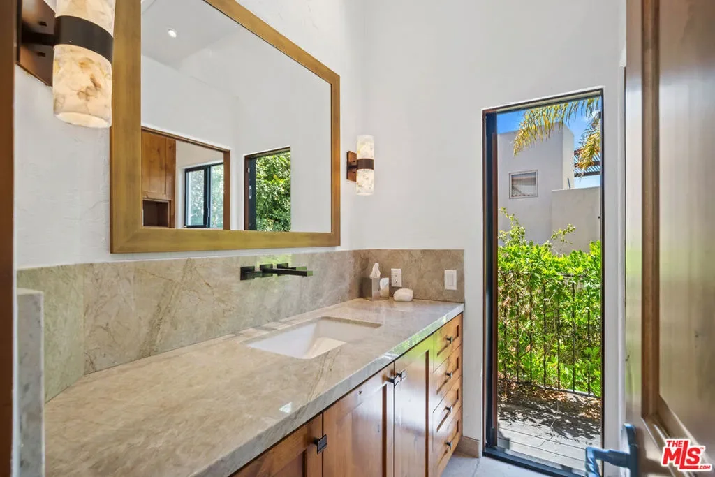 31830 Broad Beach Road, Malibu, California, United States. - Photo 5