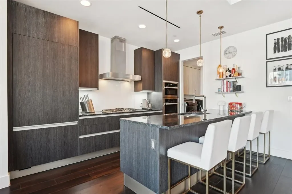 3130 N Harwood Street 705, Dallas, Texas, United States. - Photo 11