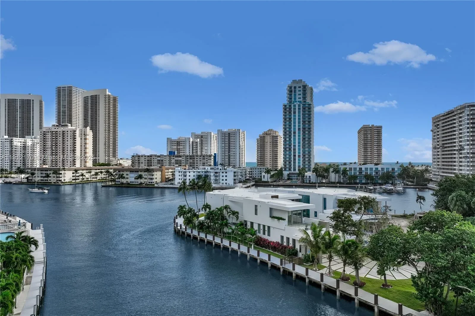 501 Palm Dr, Hallandale Beach, Florida, United States. - Photo 43