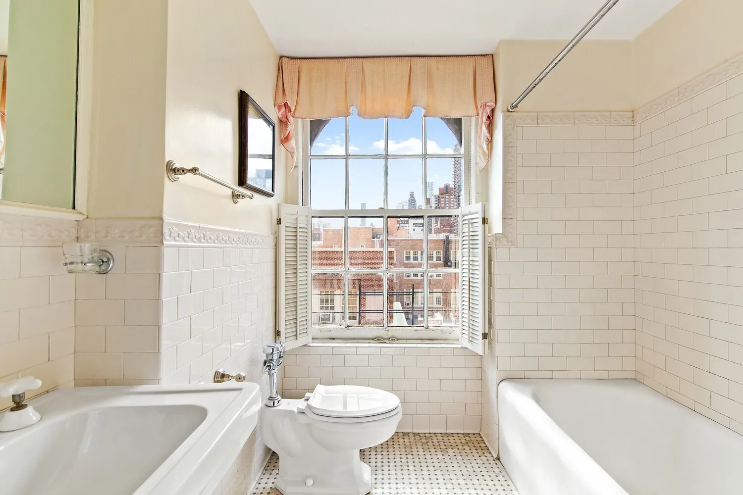 333 East 68th Street                                         #PHC, New York, New York, United States. - Photo 6