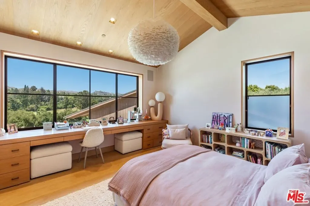 859 Woodacres Road, Santa Monica, California, United States. - Photo 23