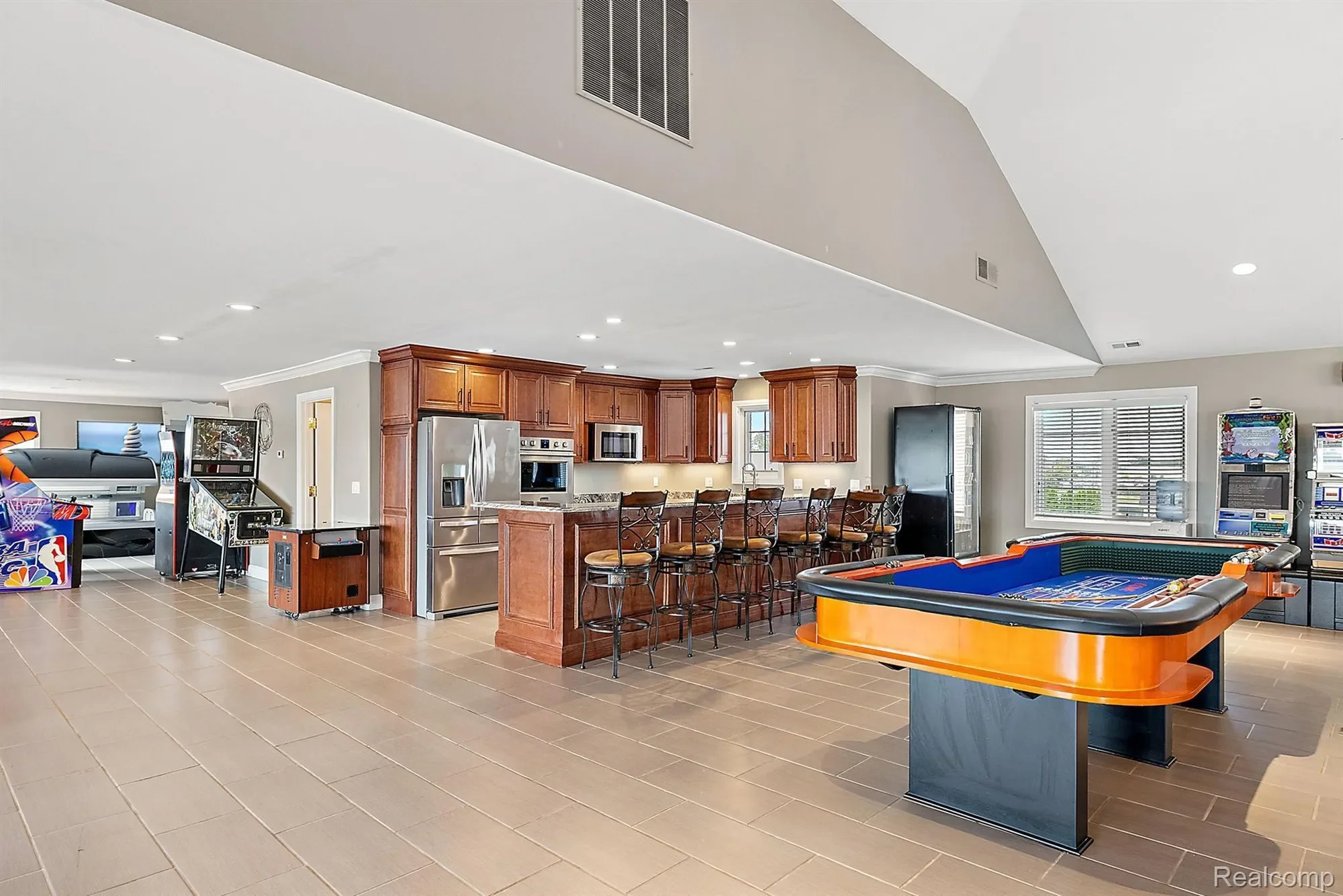 18 SAND BAR Lane, Detroit, MI 48214, Detroit, Michigan, United States. - Photo 46