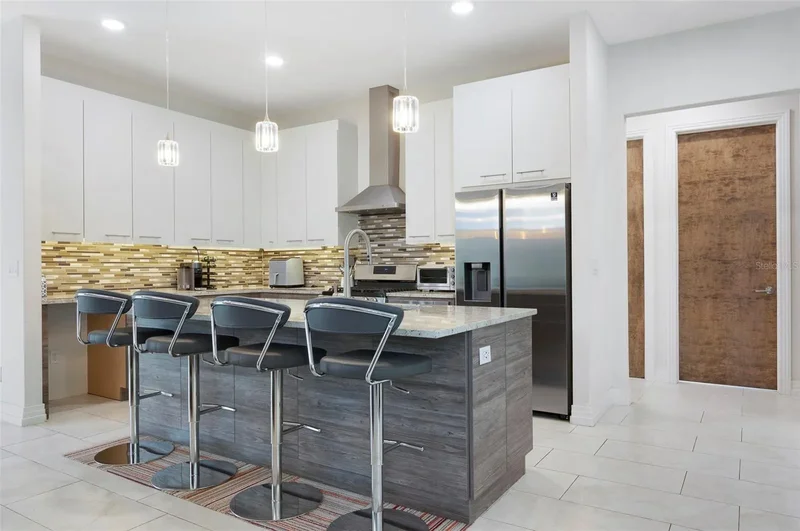 2637 BAYSIDE DRIVE S, ST PETERSBURG, FL 33705, St. Petersburg, Florida, United States. - Photo 23