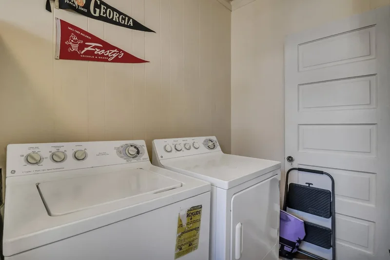 210 E 48th Street, Savannah, Georgia, United States. - Photo 48