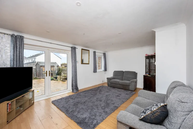 30 Parsonage Road, Henfield, BN5 9JG, Upper Beeding, England, United Kingdom. - Photo 3