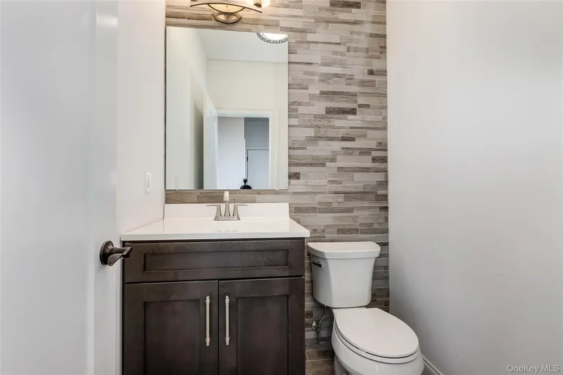 113 CURRANS Road, Middle Island, New York, United States. - Photo 12