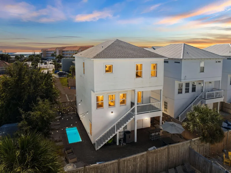 Single Family Residence in Miramar Beach