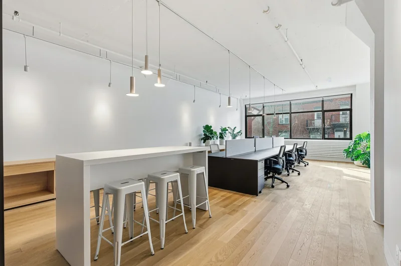 4060 Boul. St-Laurent 209, Montréal, Quebec, Canada. - Photo 17