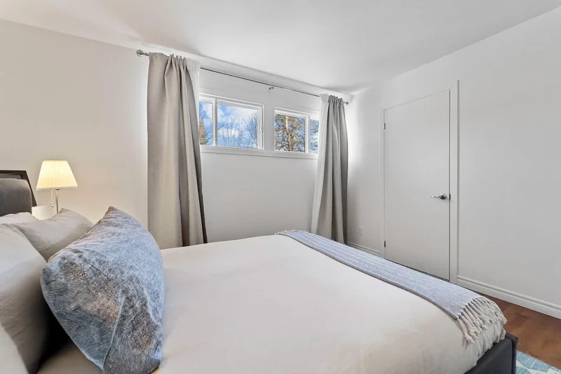 8 Place d'Artois, Estérel, QC J0T1E0, Estérel, Quebec, Canada. - Photo 24