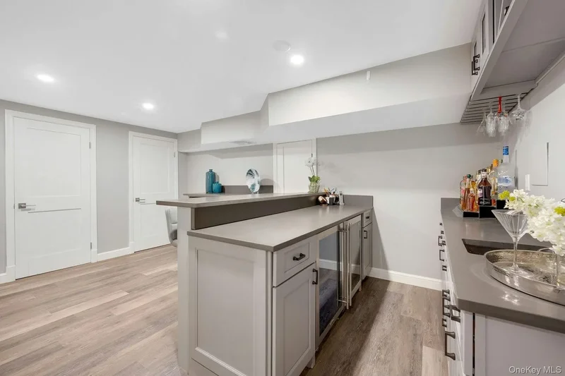 100 Clarence Road, Scarsdale, New York, United States. - Photo 14