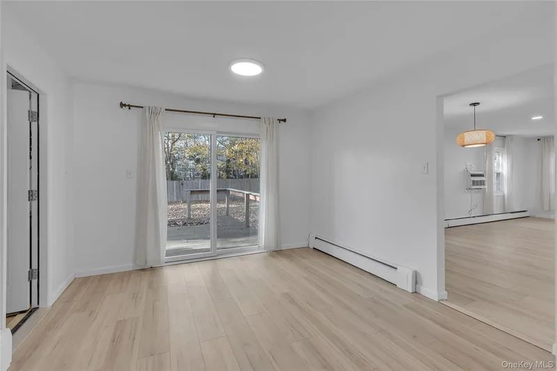 4 Hillsdale Lane, Coram, New York, United States. - Photo 5