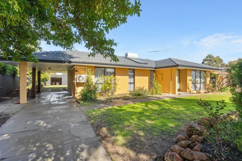 40 Bugendore Street Maida Vale, Perth, WA 6057, Perth, Western Australia, Australia. - Photo 25
