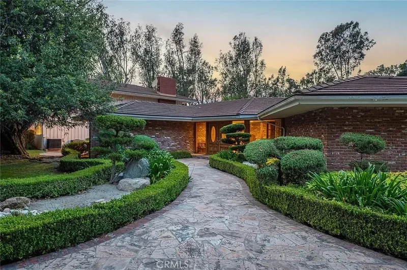 20827 E Mesarica Road, Covina, California, United States. - Photo 3