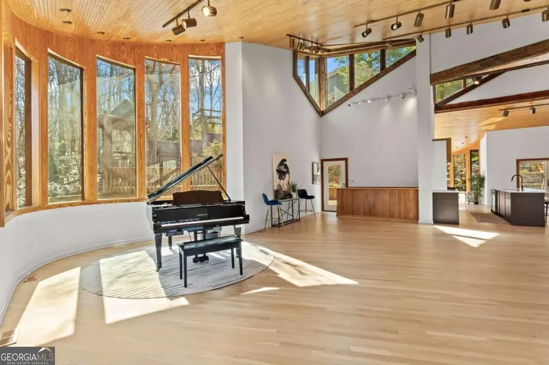 120 Laurel Drive NE, Atlanta, GA 30342, Atlanta, Georgia, United States. - Photo 76
