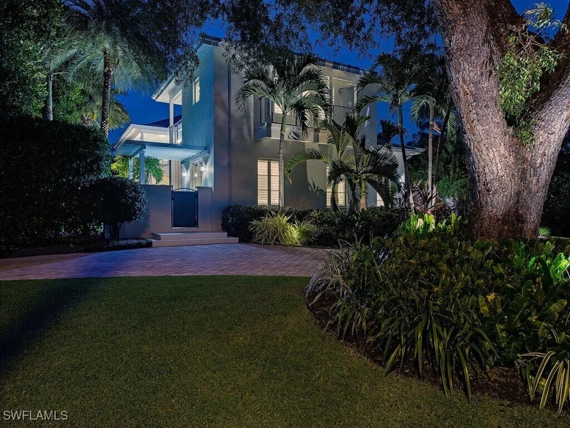 501 2nd Avenue N, Naples, Florida, United States. - Photo 30
