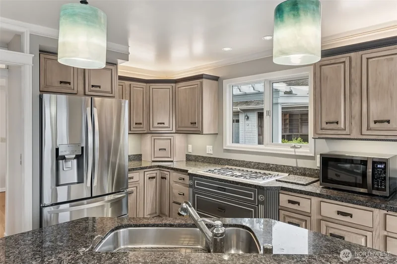16905 SW 35th Avenue, Burien, WA, 98166, USA, Burien, Washington, United States. - Photo 16