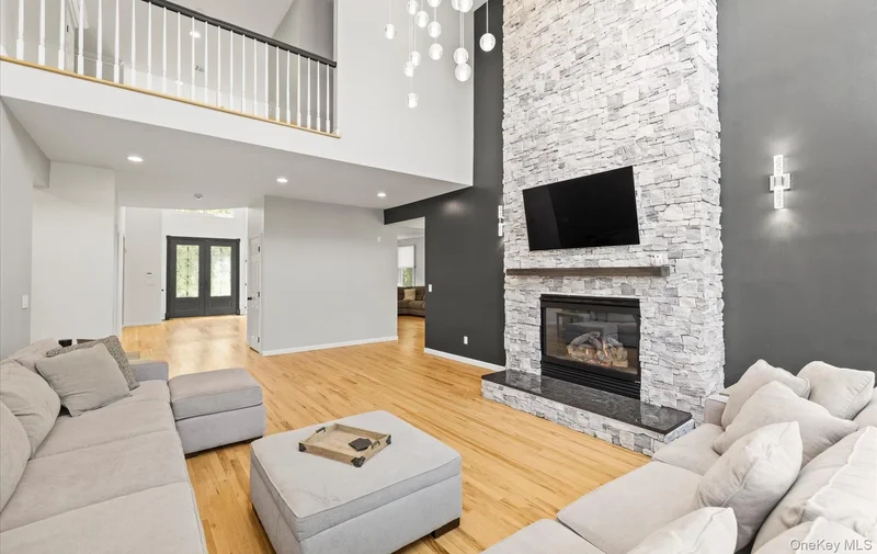 16 Home Court, Huntington, NY 11743, East Northport, New York, United States. - Photo 3