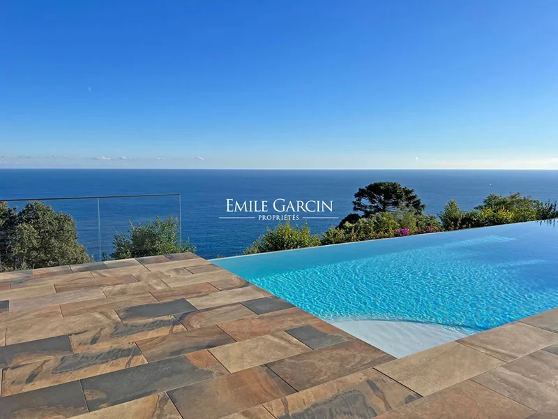 For sale - Côte d'azur - Théoule sur mer - Contemporary house with spectacular sea view