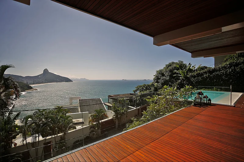 Seaside Home With Full Leisure Area And Elevator In Joá