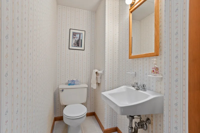 14 Arbutus Avenue , Chelmsford, MA 01824, Chelmsford, Massachusetts, United States. - Photo 19