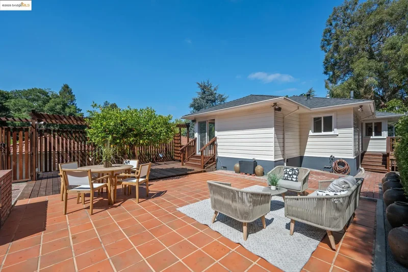 6141 Broadway Ter, Oakland, California, United States. - Photo 57
