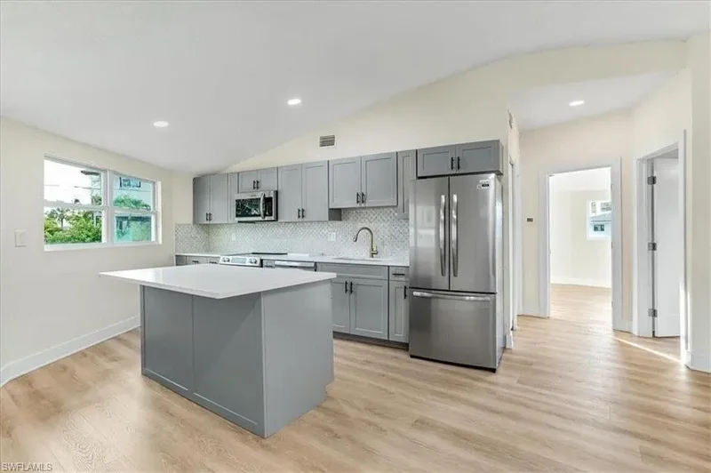 190 Tarpon RD, Fort Myers Beach, Florida, United States. - Photo 28