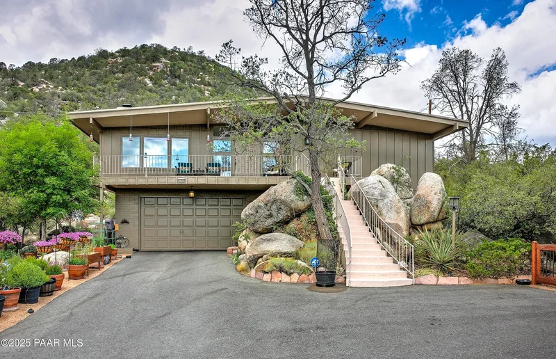 Single Family Residence in Prescott