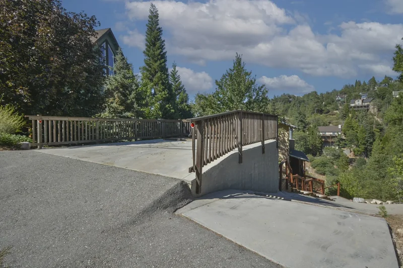 929 Trinity Drive, Lake Arrowhead, CA 92352, Lake Arrowhead, California, United States. - Photo 25