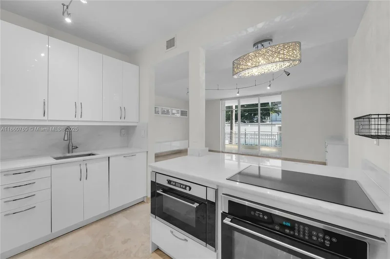 1 Century Ln, Miami Beach, Florida, United States. - Photo 10