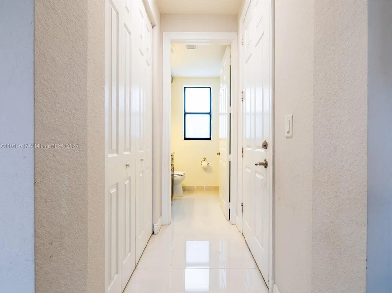 8777 NW 102nd Ct, Doral, Florida, United States. - Photo 25