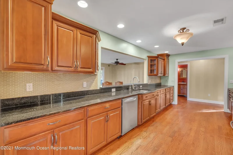 2323 Vermont Avenue, Toms River, New Jersey, United States. - Photo 29