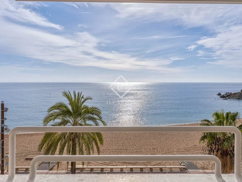 Rambla Roma Barnés, Lloret de Mar, Girona, Lloret de Mar, Lloret de Mar, Catalonia, Spain. - Photo 25