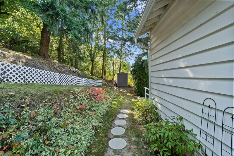 1430 Lakeshore Road NE, Salmon Arm, BC V1E 2V7, Salmon Arm, British Columbia, Canada. - Photo 18