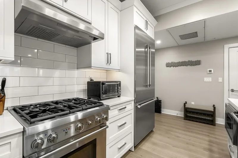 353 Summer 310, Somerville, Massachusetts, United States. - Photo 7