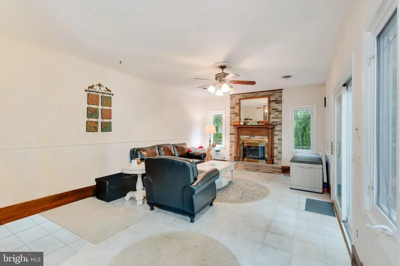 6470 Mckee Way, Manassas, VA 20111, Manassas Park, Virginia, United States. - Photo 5