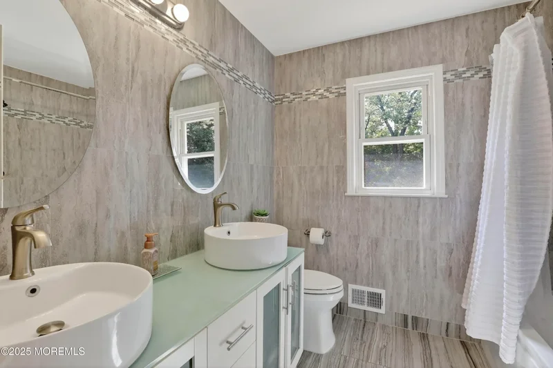 8 Kensington Drive, Manalapan, NJ 07726, Manalapan Township, New Jersey, United States. - Photo 35