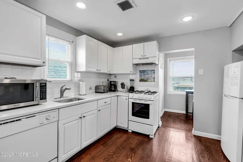 9 Danby Place, Point Pleasant Beach, NJ 08742, Point Pleasant Beach, New Jersey, United States. - Photo 5